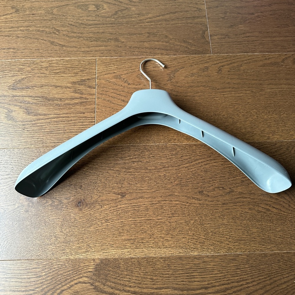 Prada hanger - Picture 3 of 3